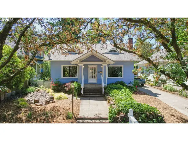 3914 SE Ivon St, Portland, OR 97202