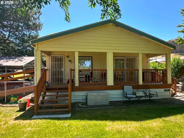 82276 Hat Rock Rd, Hermiston, OR 97838