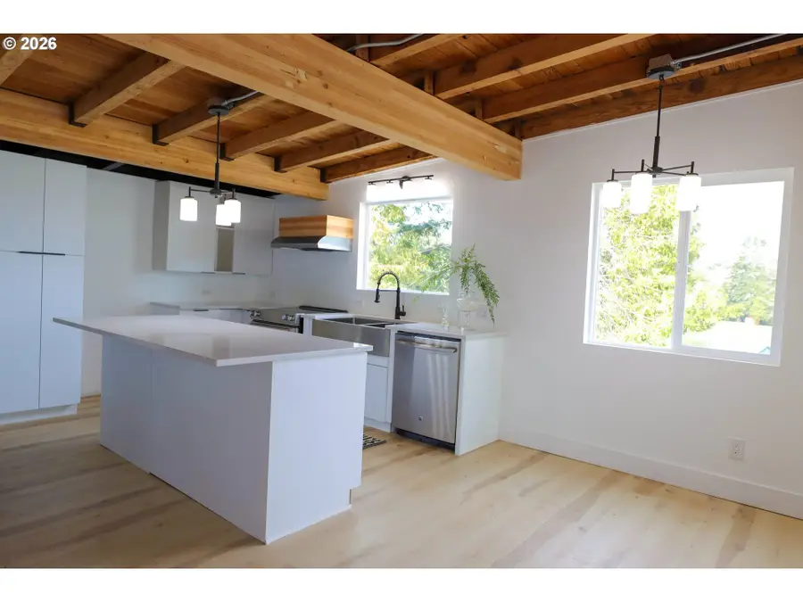 1166 Winsor Ave, North Bend, OR 97459 - #3