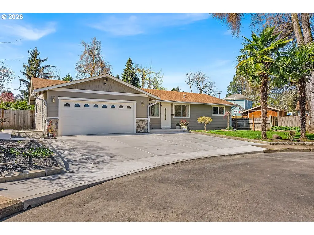 180 Woodcrest Ct, Woodburn, OR 97071 - #1