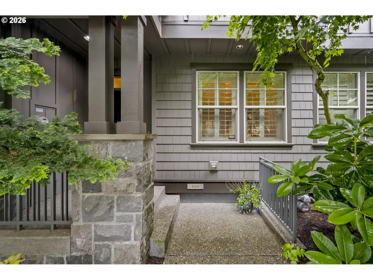 669 SW Trillium Creek Ter, Portland, OR 97225 - #1