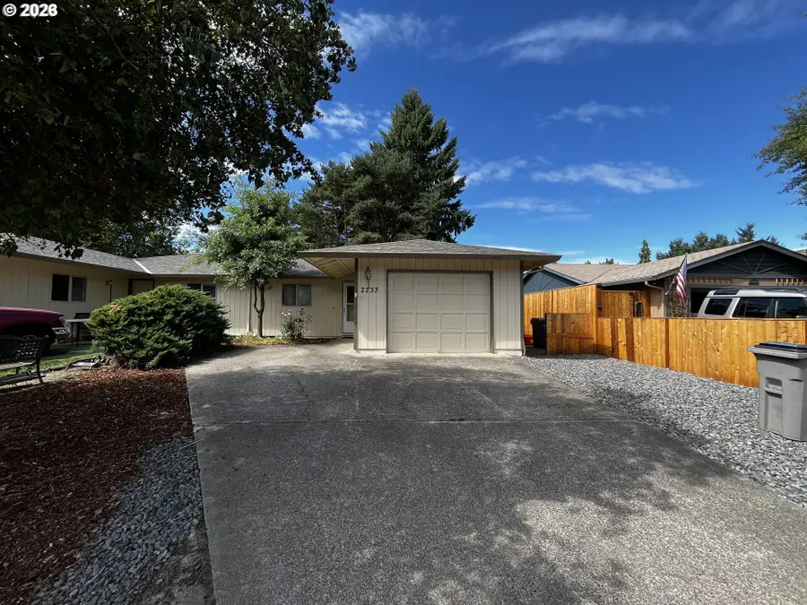 2235 SE 53rd Ave, Hillsboro, OR 97123 - #2
