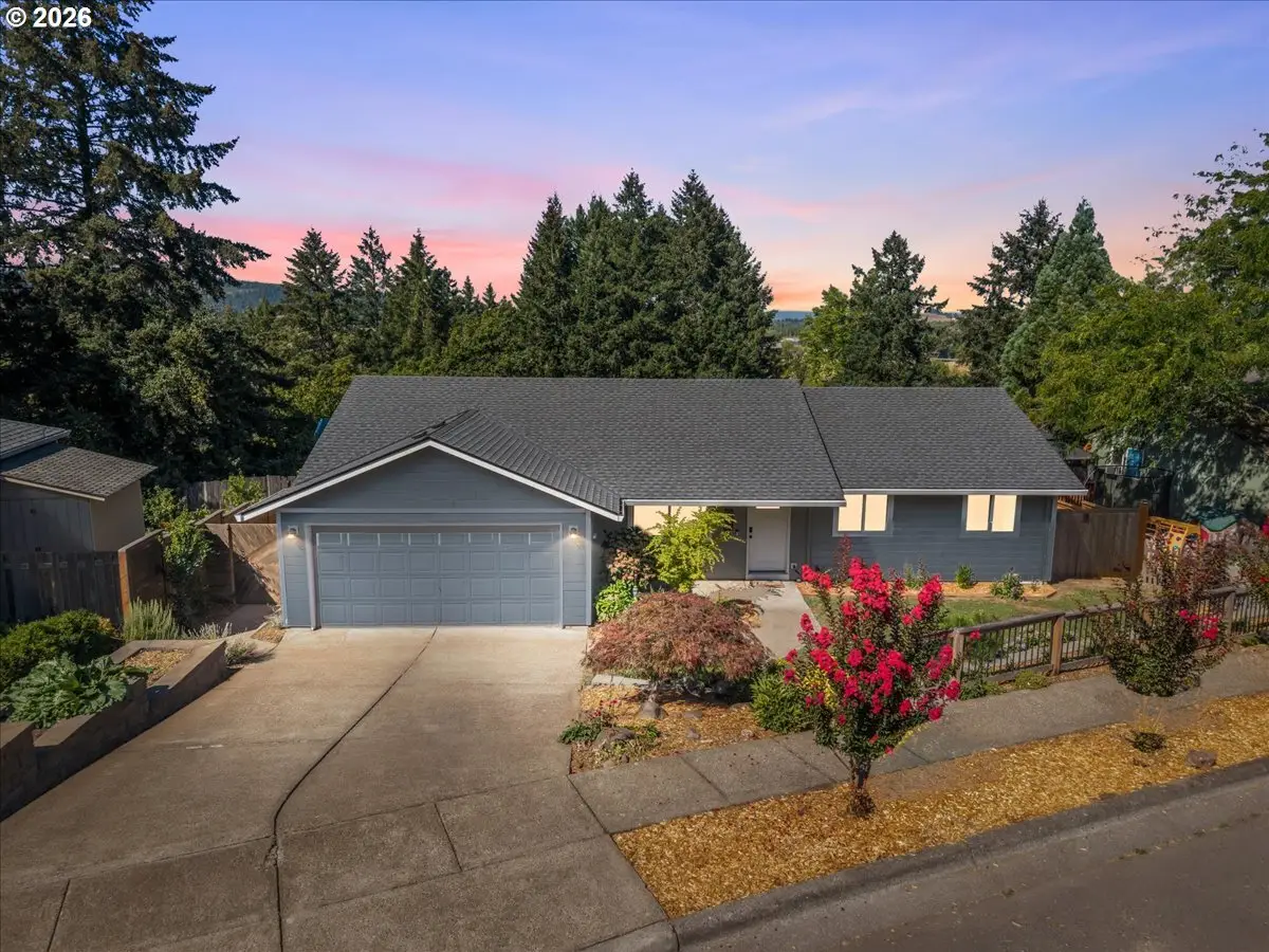407 Park St, Gaston, OR 97119 - #1