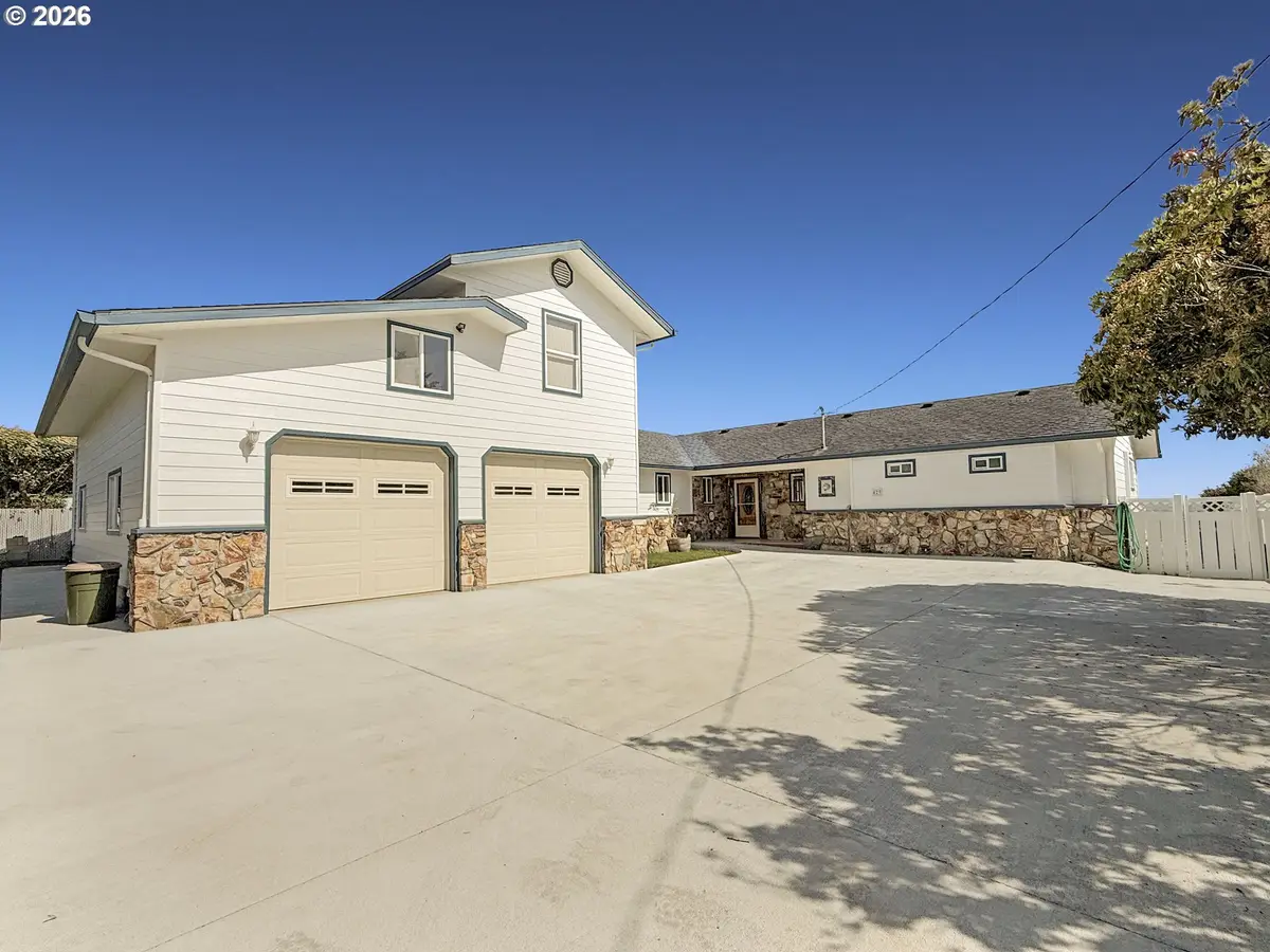 429 Buena Vista Loop, Brookings, OR 97415 - #1