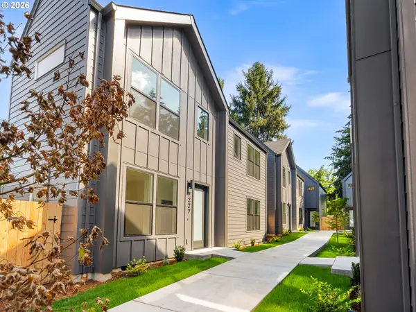 9227 N Seneca St, Portland, OR 97213