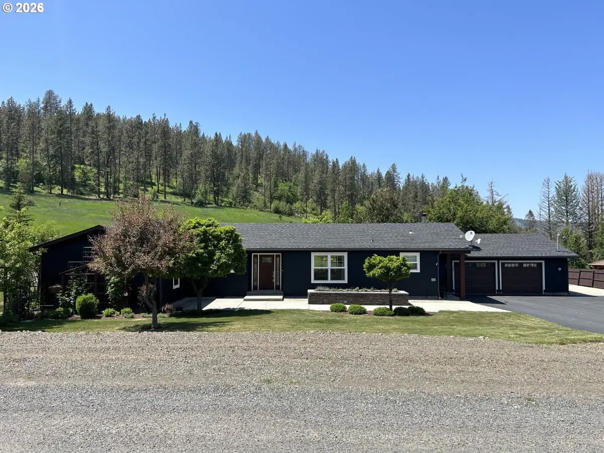 506 S Holmes St, Wallowa, OR 97885 - #1