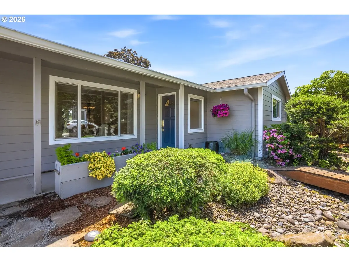 730 SE Barnes Ave, Gresham, OR 97080 - #1