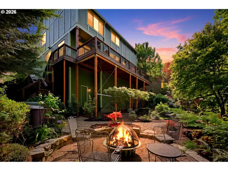 1639 SW Joshua St, Portland, OR 97219 - #3