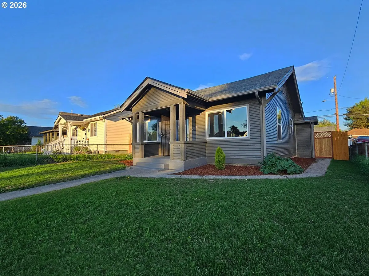 340 17th Ave, Longview, WA 98632 - #1