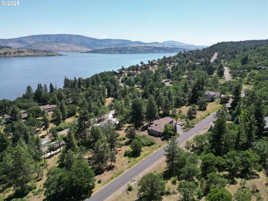 Coopers Hawk Rd, Running Y Ranch, OR 97601 - Image #2