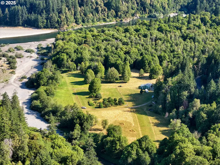 99301 Agness Rd, Gold Beach, OR 97444 - Image #2