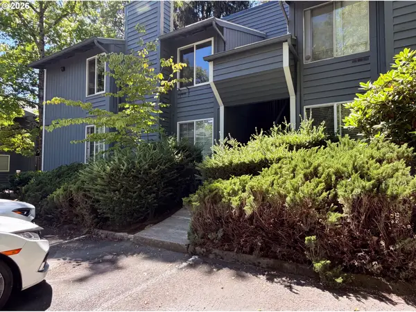650 SW Meadow Dr #209, Beaverton, OR 97006