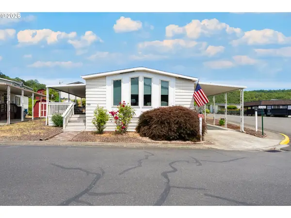 703 Shadow Ranch Ln, Roseburg, OR 97470