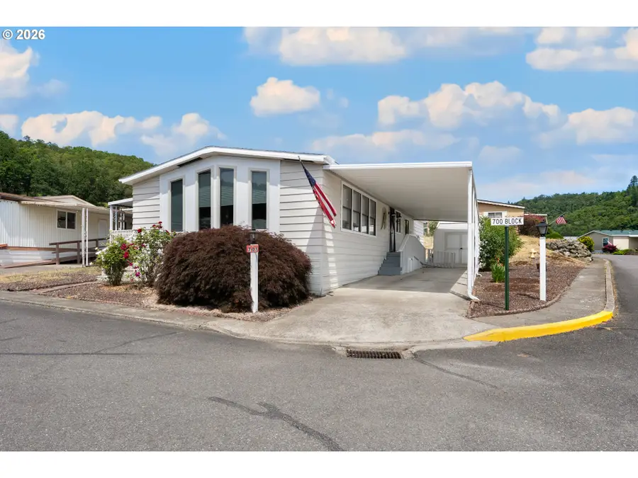703 Shadow Ranch Ln, Roseburg, OR 97470 - #2
