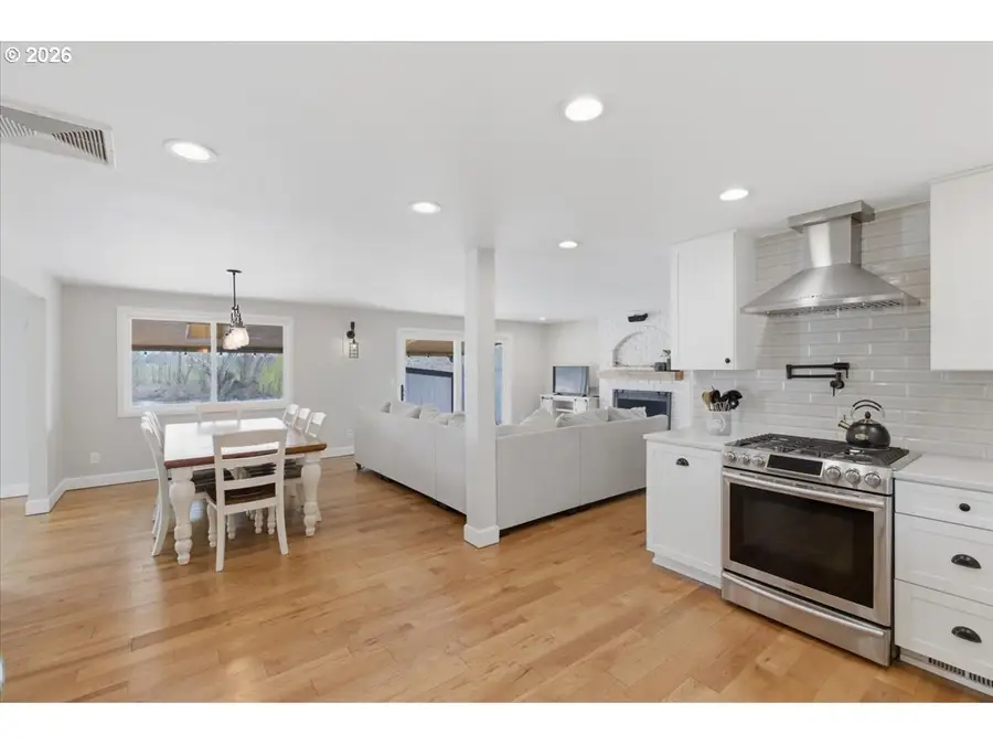 270 59th Ave, Salem, OR 97301 - #3