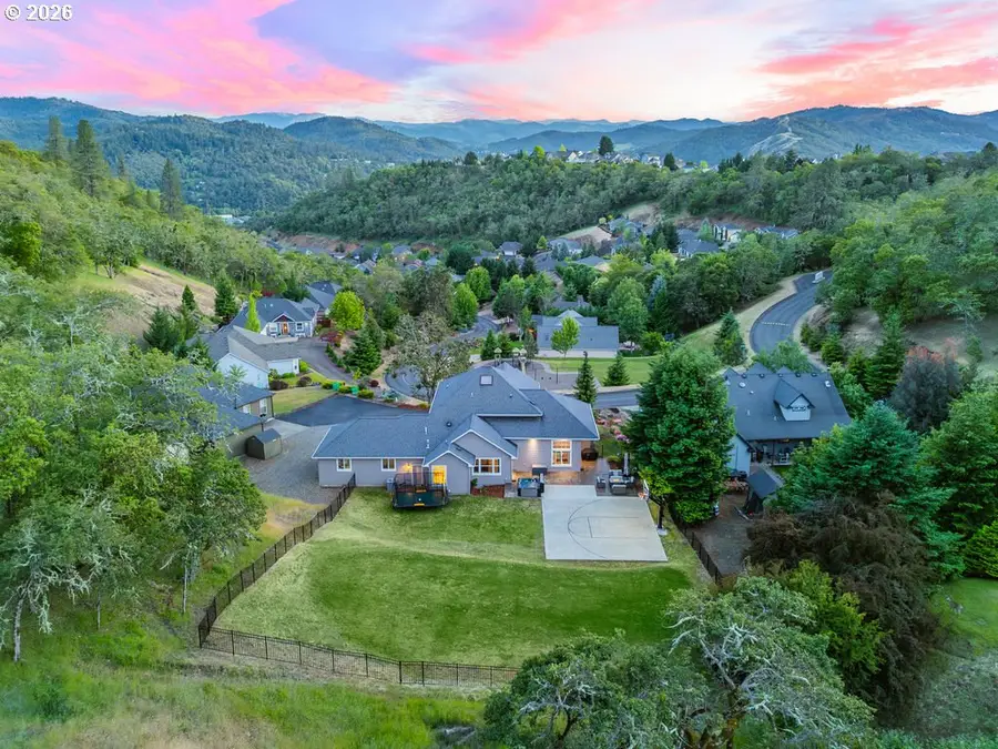 1797 NE Rocky Dr, Roseburg, OR 97470 - #2
