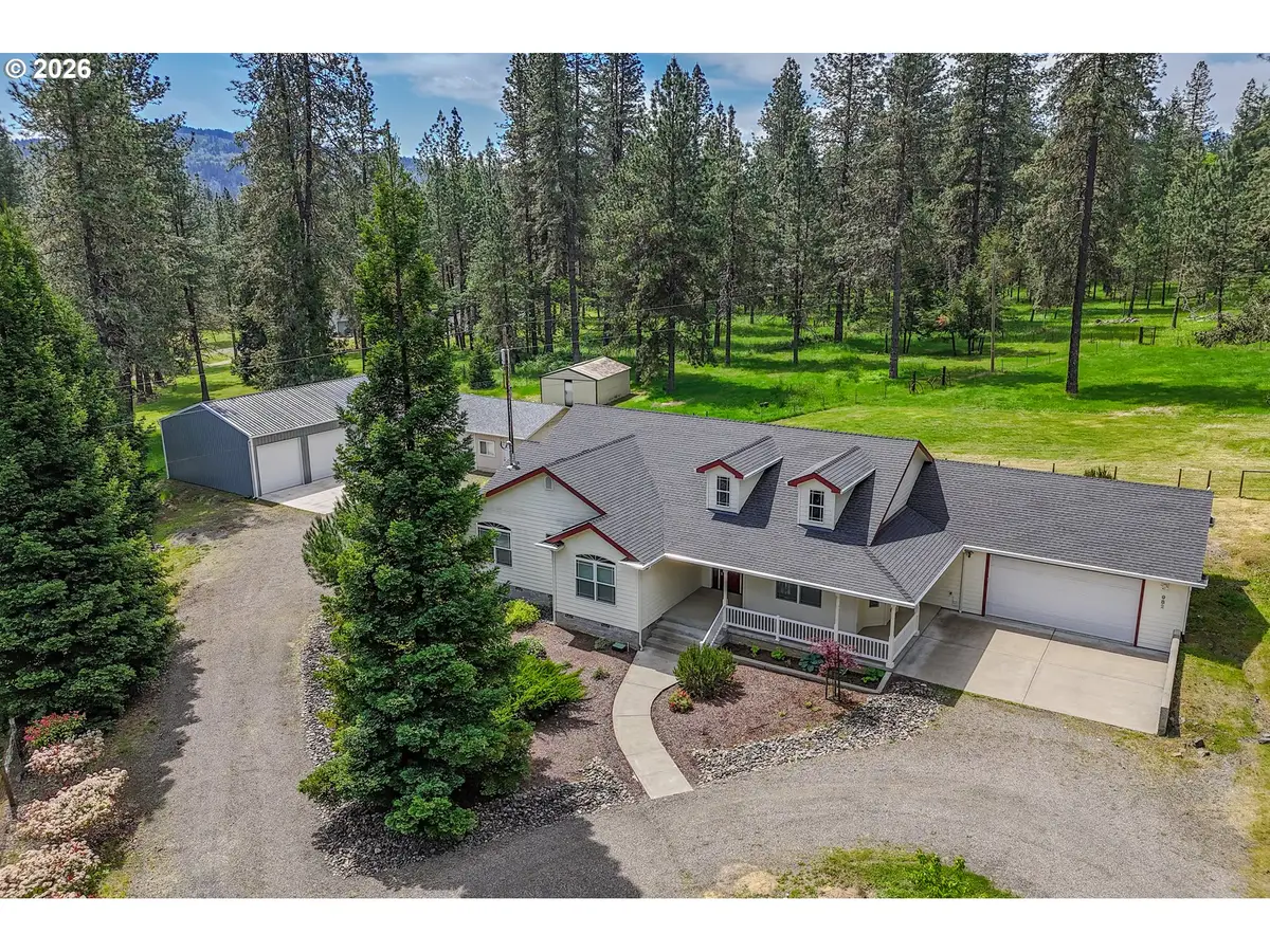982 Doerner Rd, Roseburg, OR 97471 - #1