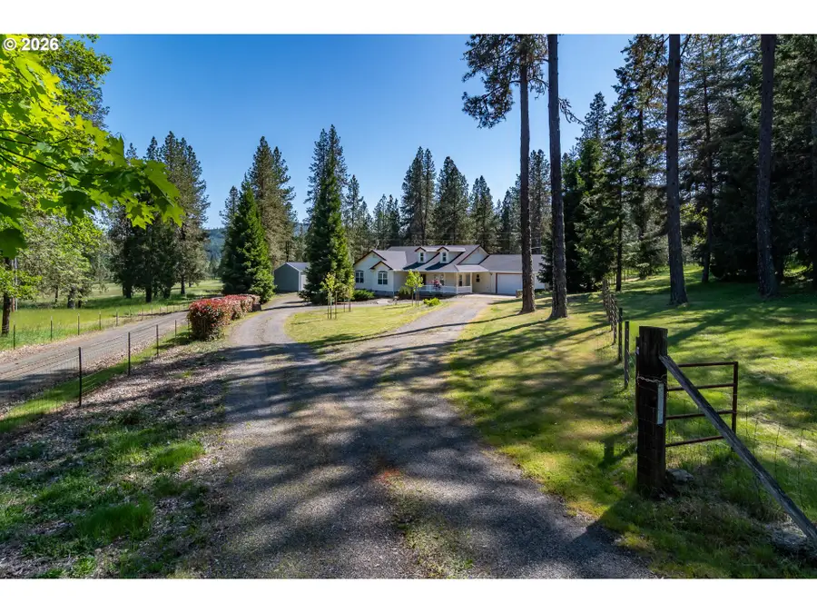 982 Doerner Rd, Roseburg, OR 97471 - #2