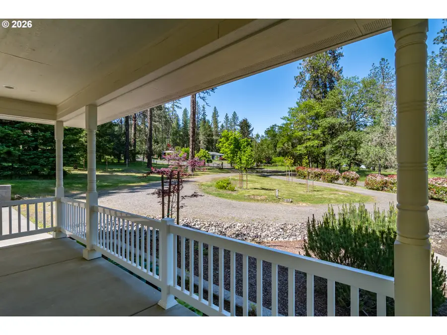 982 Doerner Rd, Roseburg, OR 97471 - #3