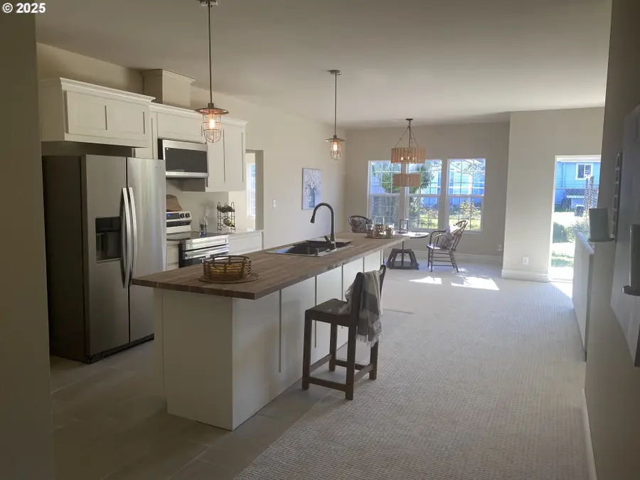 557 11th St, Port Orford, OR 97465 - Image #2