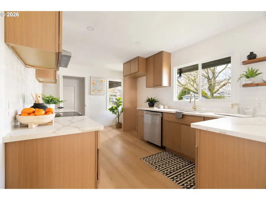 2530 NE Dekum St, Portland, OR 97211 - #2