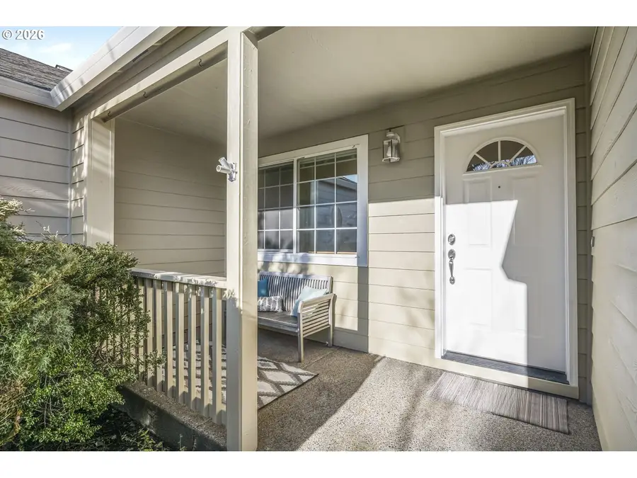945 SW 24th St, Troutdale, OR 97060 - Image #2