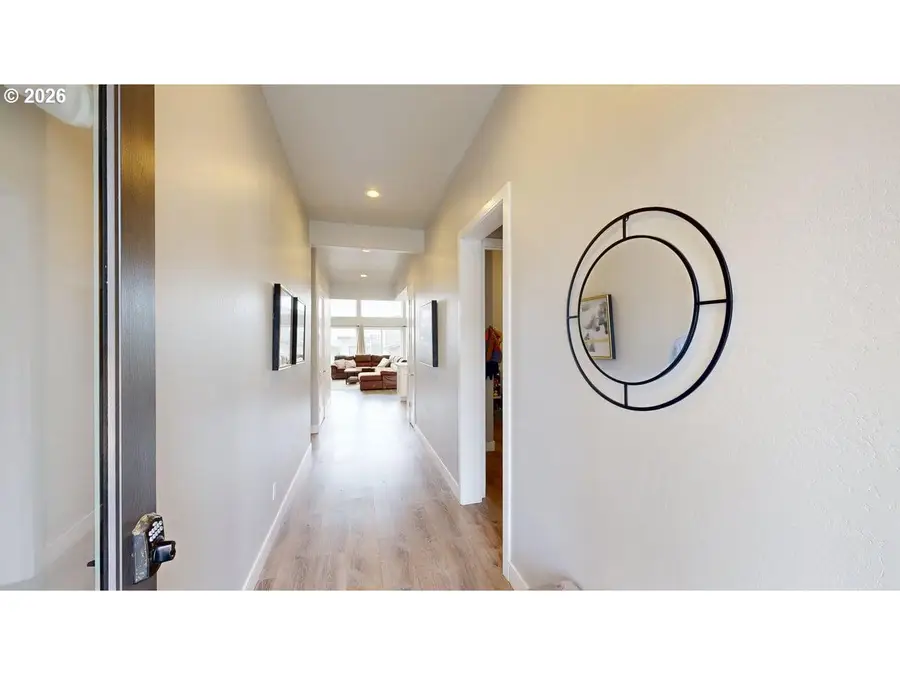 30396 Driftwood Dr, Wedderburn, OR 97444 - Image #2