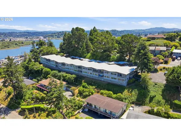 290 N 3rd Ct #15, CoosBay, OR 97420