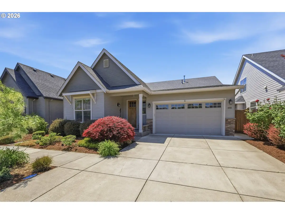 1232 Woodfield Dr, Eugene, OR 97401 - #1