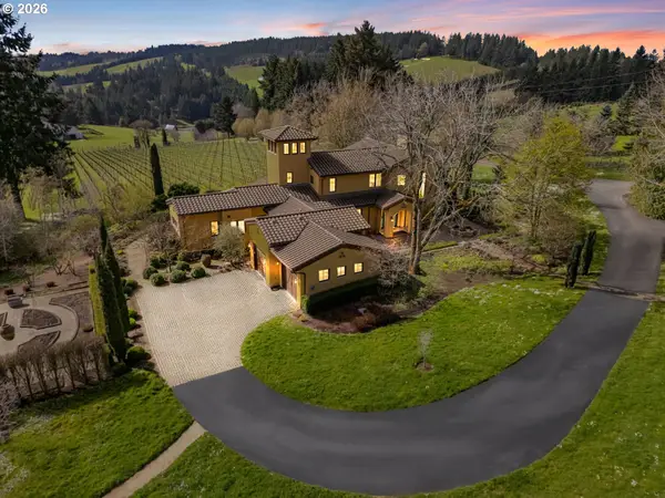 17001 NE Fairview Dr, Dundee, OR 97115