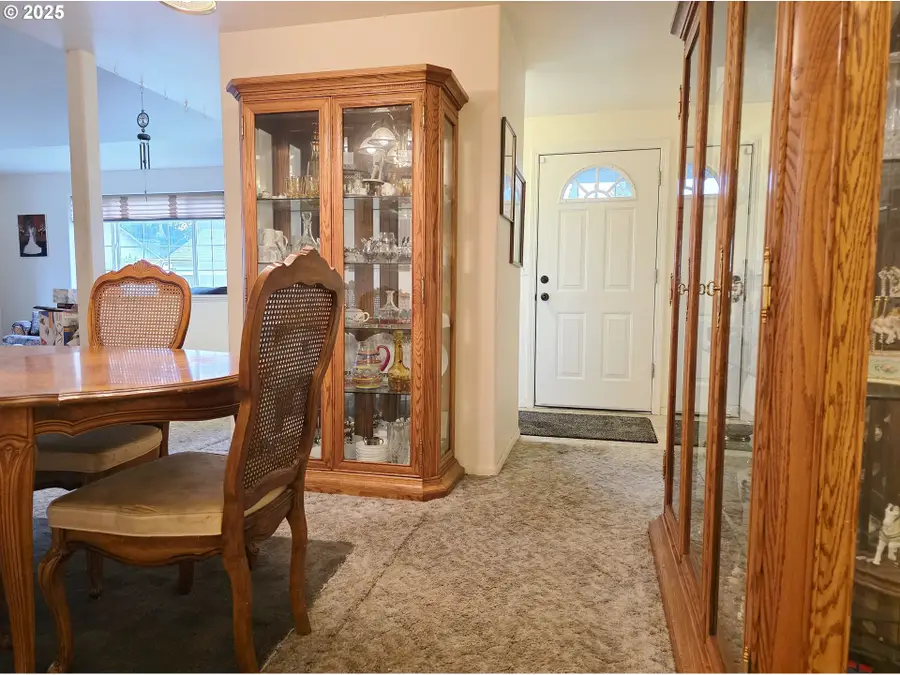 795 Red Cedar Ct, Eugene, OR 97402 - Image #2