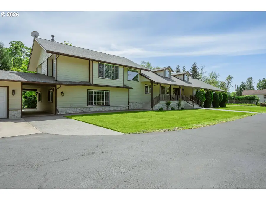 3782 Del Rio Rd, Roseburg, OR 97471 - #3