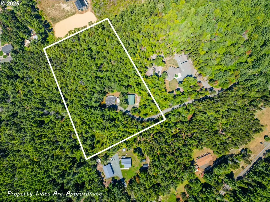 58897 Constance Dr, Bandon, OR 97411 - Image #2