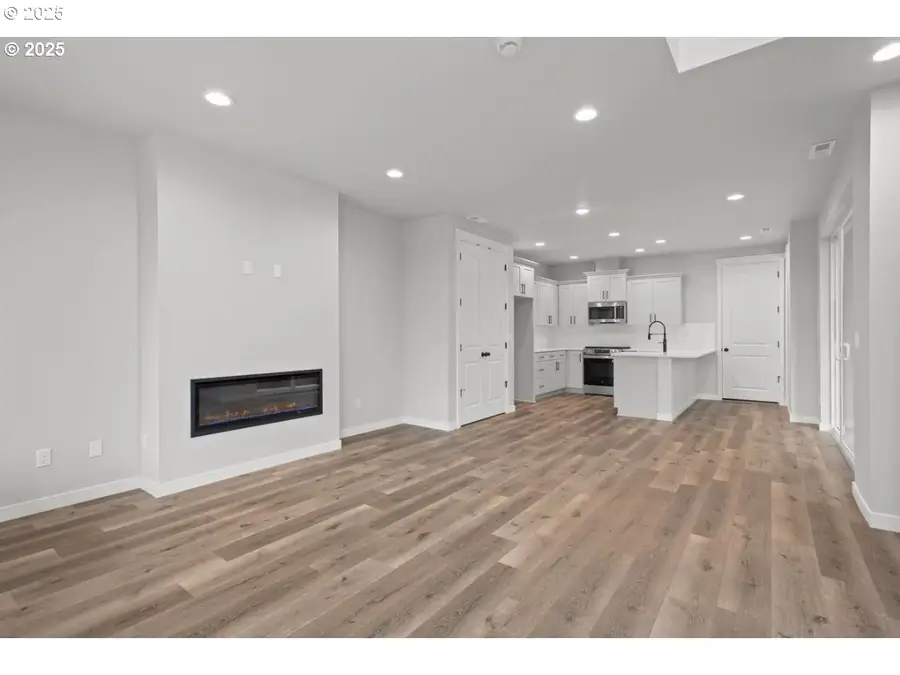 3574 SE 86th Ave, Hillsboro, OR 97123 - Image #2