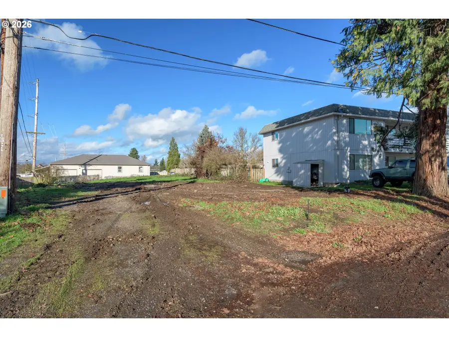 32633 W Mckenzie St, Eugene, OR 97408 - Image #2