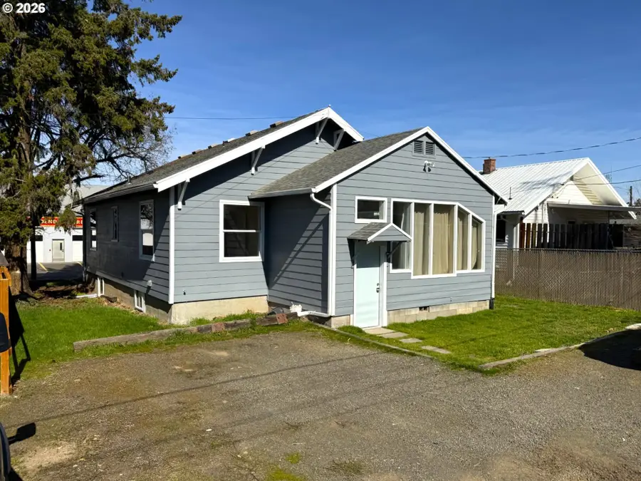 224 W Court St, Goldendale, WA 98620 - #3