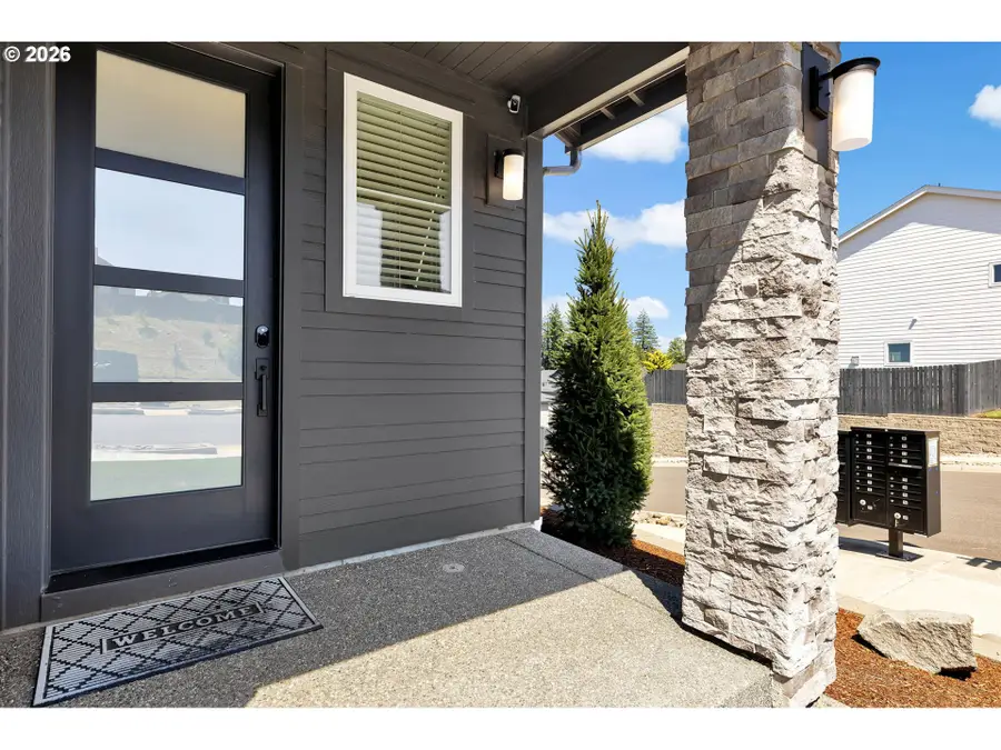 329 W Laurel St, Washougal, WA 98671 - #3