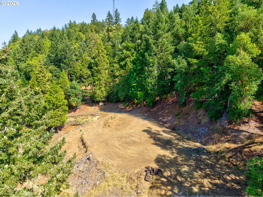 643 Hutchins Dr, Roseburg, OR 97471 - #3