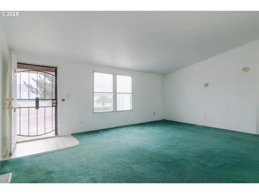 3396 Lake Vanessa Cir Nw, Salem, OR 97304 - Image #3