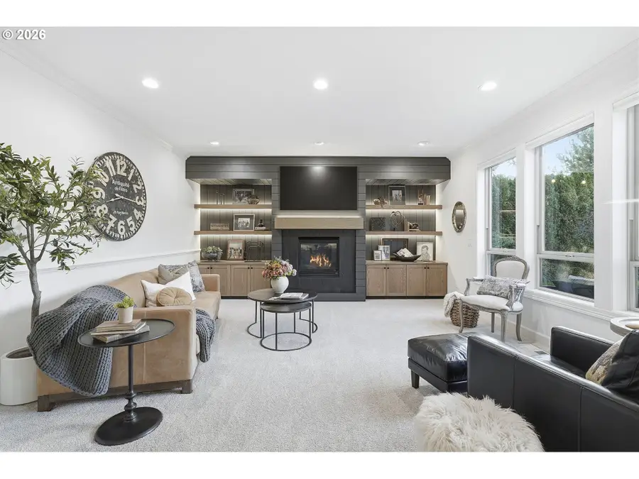 2863 Olympic St, Woodburn, OR 97071 - Image #3