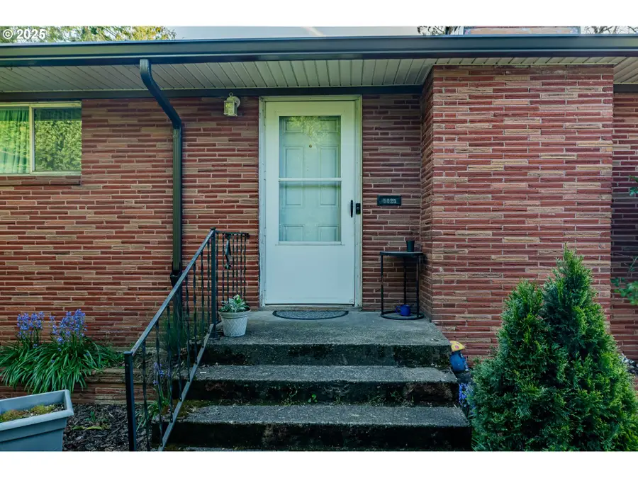 9023 SE Ankeny St, Portland, OR 97216 - Image #3