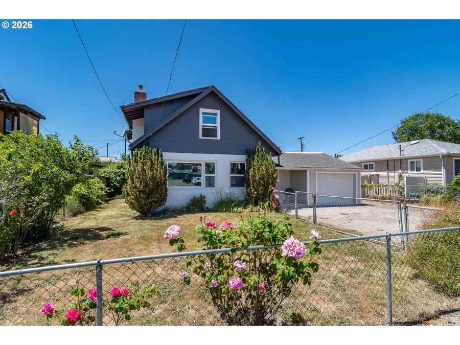 54 NW Rose St, Winston, OR 97496 - #3