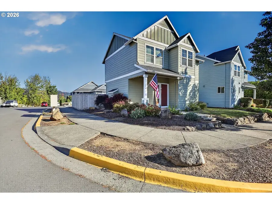 3008 Sherman Ave, Hood River, OR 97031 - #2