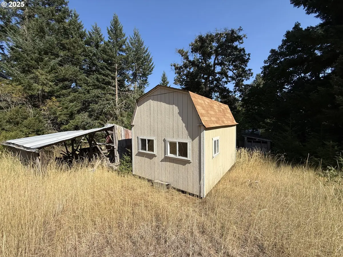 121 Cooke Rd, White Salmon, WA 98672 - Image #1