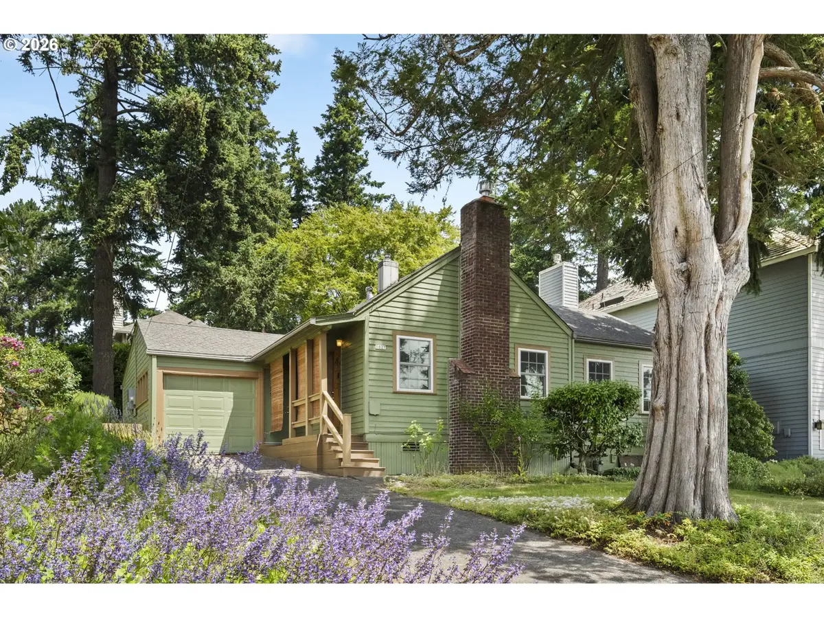 1827 SW Dewitt St, Portland, OR 97239 - #1