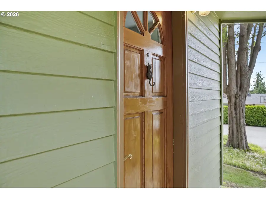1827 SW Dewitt St, Portland, OR 97239 - #3