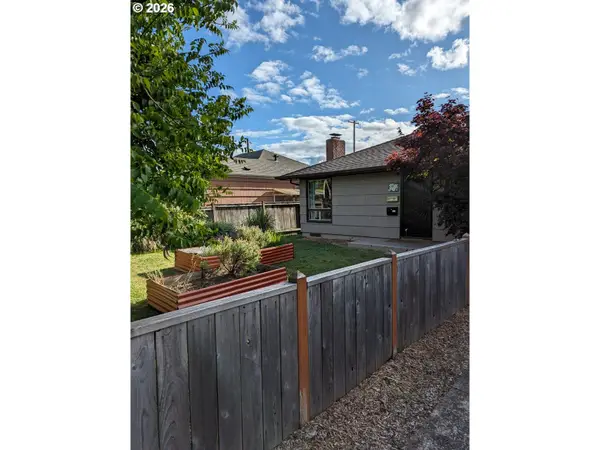2682 Harris St, Eugene, OR 97405
