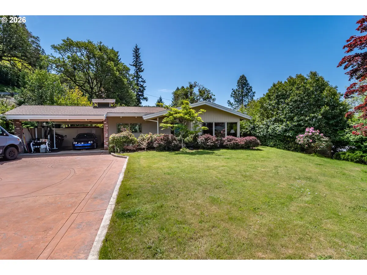 541 SE Terrace Dr, Roseburg, OR 97470 - #1