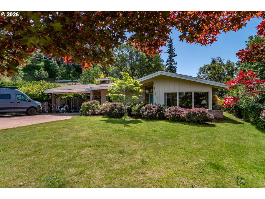 541 SE Terrace Dr, Roseburg, OR 97470 - #2