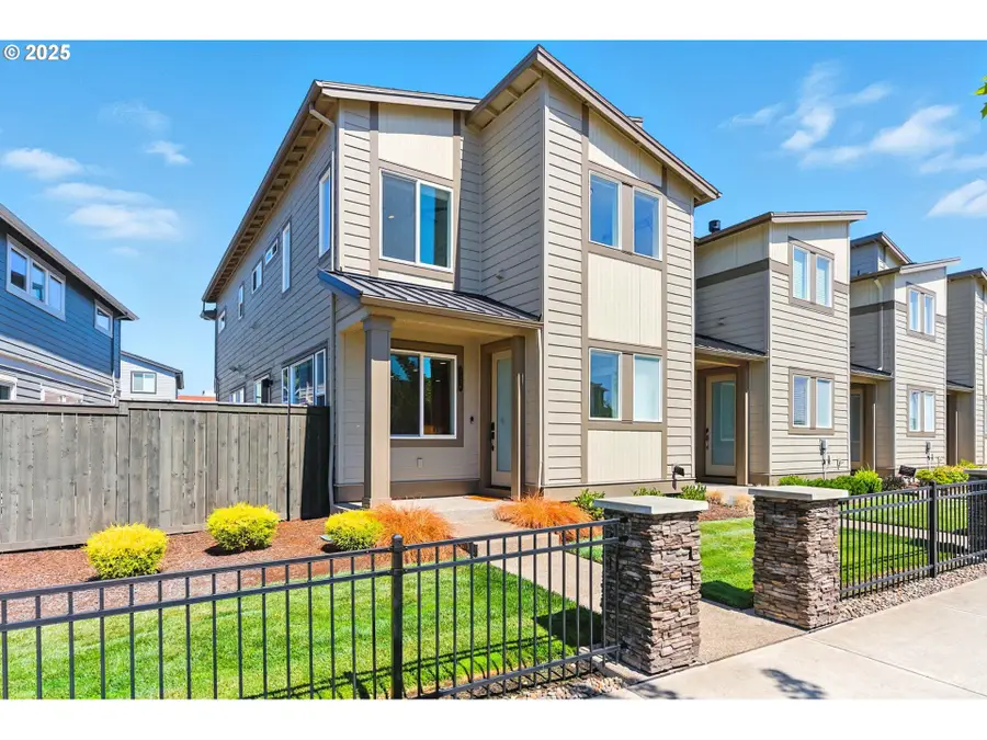 4156 SE Century Blvd, Hillsboro, OR 97123 - Image #2